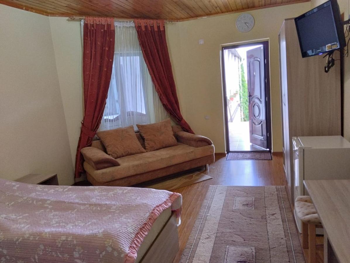 В Гостях На Иссык-Куле Hotel Cholpon-Ata Bagian luar foto